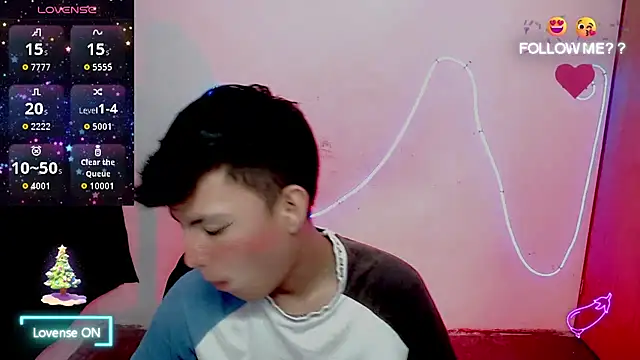 Snapshot of Alexxx_lov chatting on December 20, 12:52 pm Alexxx lov online show from December 20, 12:52 pm