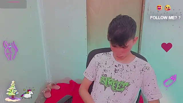 Snapshot of Alexxx_lov chatting on February 5, 12:34 pm Alexxx lov online show from February 5, 12:34 pm