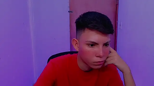 Snapshot of Alexxx_lov chatting on February 14, 12:38 pm Alexxx lov online show from February 14, 12:38 pm