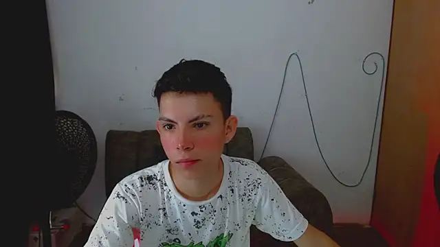 Snapshot of Alexxx_lov chatting on March 3, 1:07 pm Alexxx lov online show from March 3, 1:07 pm