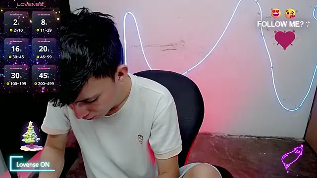 Alexxx lov online show from December 18, 1:04 pm