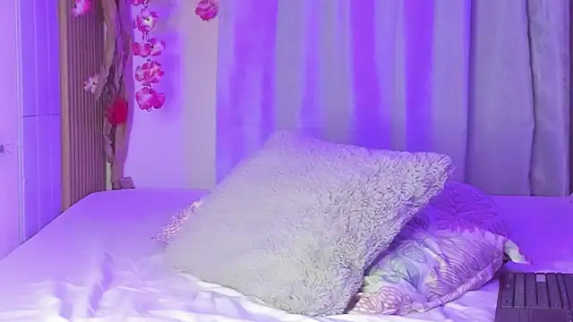 vicky  skinny 1 online show from March 22, 6:11 am