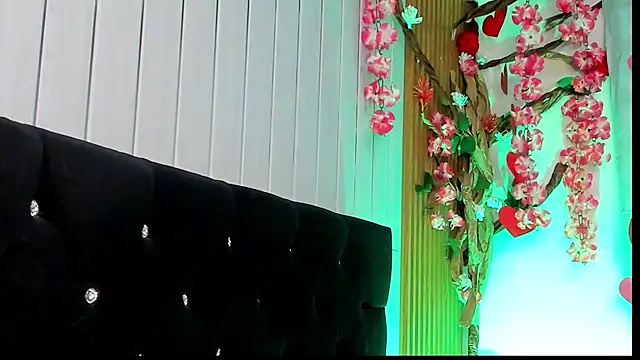 vicky  skinny 1 online show from February 19, 11:17 am