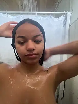 Snapshot of CanelaDevil_ chatting on October 27, 4:41 pm CanelaDevil online show from October 27, 4:41 pm