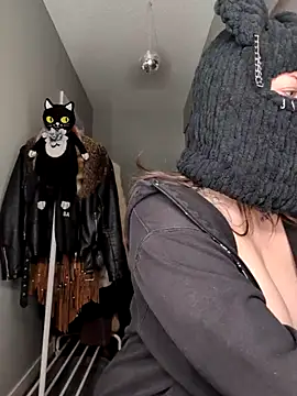 Snapshot of goblingirl888 chatting on October 30, 6:12 am goblingirl888 online show from October 30, 6:12 am