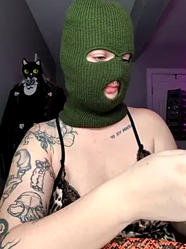 Snapshot of goblingirl888 chatting on October 24, 7:18 am goblingirl888 online show from October 24, 7:18 am