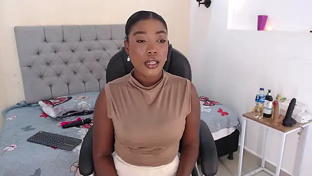 Dakkota Fox online show from November 6, 8:02 pm