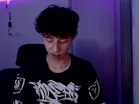 Juanmres online show from February 27, 11:59 pm