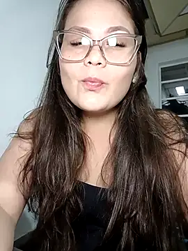 Snapshot of Vale_Saenzz chatting on September 8, 9:03 pm Vale Saenzz online show from September 8, 9:03 pm