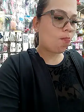 Vale Saenzz online show from March 10, 5:06 pm