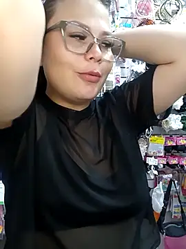 Vale Saenzz online show from April 1, 8:39 pm