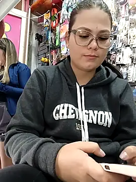 Vale Saenzz online show from February 25, 7:14 pm