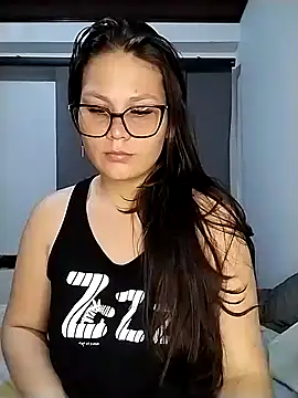Snapshot of Vale_Saenzz chatting on February 16, 1:25 am Vale Saenzz online show from February 16, 1:25 am
