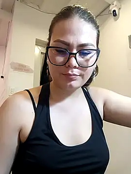 Snapshot of Vale_Saenzz chatting on March 11, 8:42 pm Vale Saenzz online show from March 11, 8:42 pm