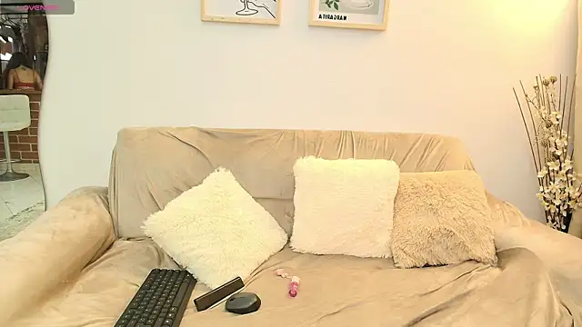 Lilookailanii online show from July 15, 2:57 pm