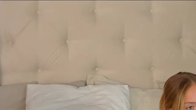 Snapshot of ur_wet_dreams chatting on March 1, 1:18 pm ur wet dreams online show from March 1, 1:18 pm