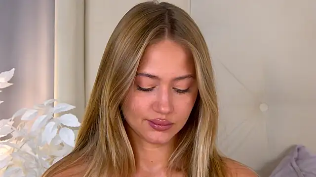 Snapshot of ur_wet_dreams chatting on September 28, 1:29 pm ur wet dreams online show from September 28, 1:29 pm