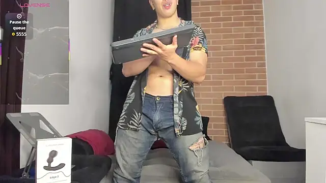 DavidX X21 Strip online show from April 1, 7:31 am