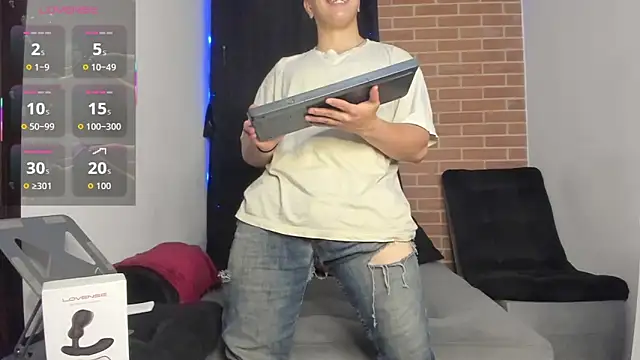 DavidX X21 Strip online show from April 14, 7:02 am