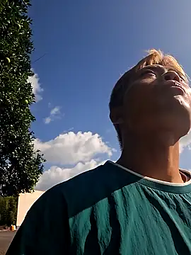 Snapshot of Doh728 chatting on November 1, 1:23 am Doh728 online show from November 1, 1:23 am