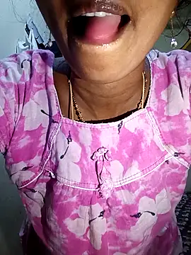 Snapshot of TeluguammayiMahi chatting on November 13, 8:02 pm TeluguammayiMahi online show from November 13, 8:02 pm