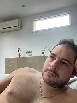 justeqqun online show from February 22, 10:18 am