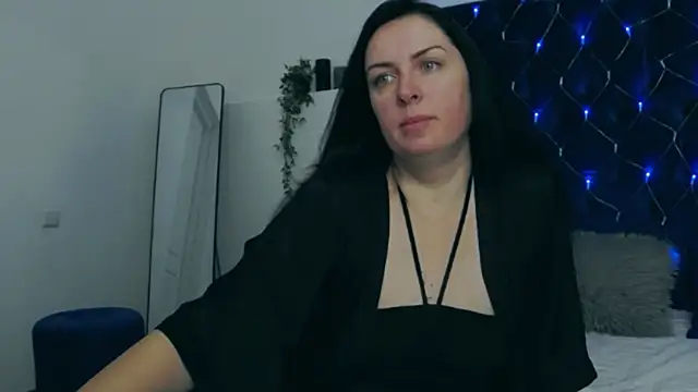 Snapshot of JacquelineElle chatting on March 2, 6:35 pm JacquelineElle online show from March 2, 6:35 pm