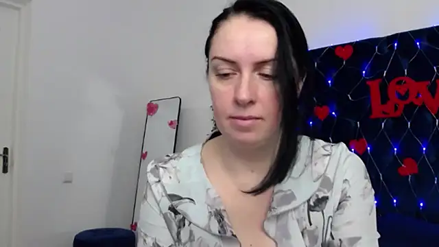 Snapshot of JacquelineElle chatting on February 15, 6:33 pm JacquelineElle online show from February 15, 6:33 pm