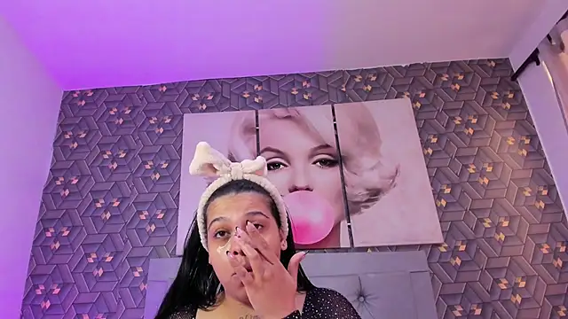 Snapshot of Emily_rivera78 chatting on February 5, 6:37 pm Emily rivera78 online show from February 5, 6:37 pm