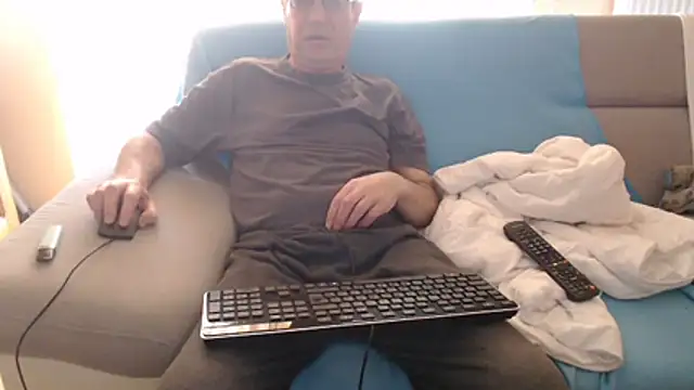 Snapshot of joachimheiss chatting on March 3, 10:55 am joachimheiss online show from March 3, 10:55 am