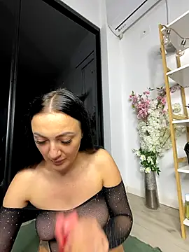 RaisaSalvi online show from December 17, 2:00 pm