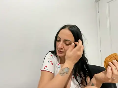 RaisaSalvi online show from November 19, 5:13 pm