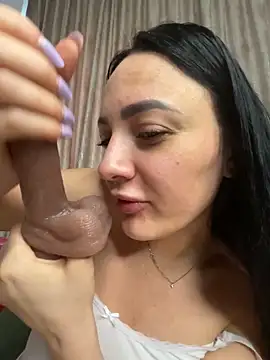 RaisaSalvi online show from February 16, 8:13 am