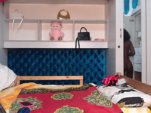 YoungDiva69 online show from April 15, 6:19 am