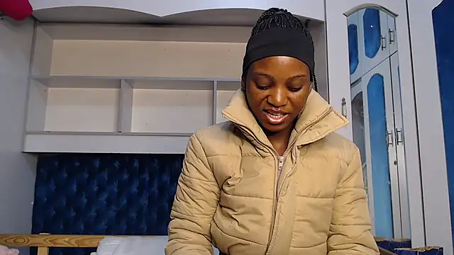 Snapshot of YoungDiva69 chatting on March 2, 8:10 am YoungDiva69 online show from March 2, 8:10 am