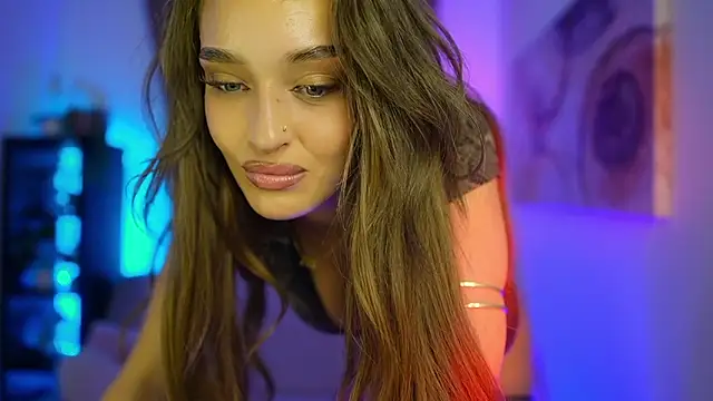 Clara Nia online show from October 24, 6:29 pm