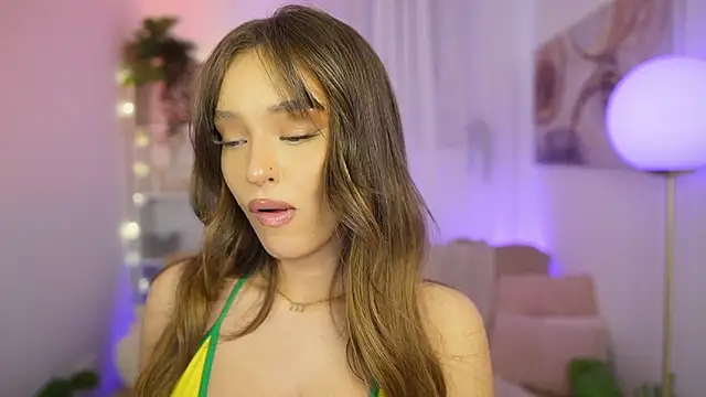 Clara Nia online show from February 11, 7:36 pm