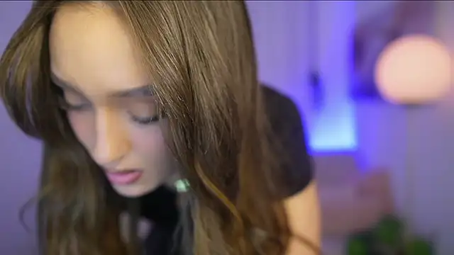 Clara Nia online show from January 17, 7:17 pm