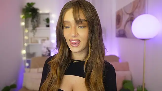 Clara Nia online show from February 8, 7:22 pm