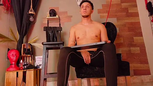 AngeloColleen online show from December 19, 9:06 pm