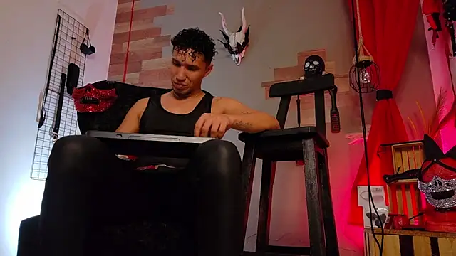 AngeloColleen online show from November 8, 5:05 pm