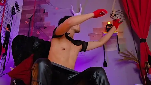 AngeloColleen online show from October 22, 7:13 pm