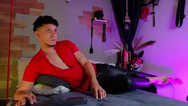 AngeloColleen online show from November 29, 8:42 pm