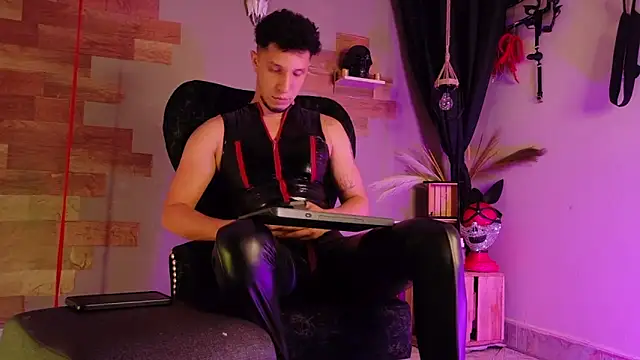 AngeloColleen online show from November 30, 6:41 pm