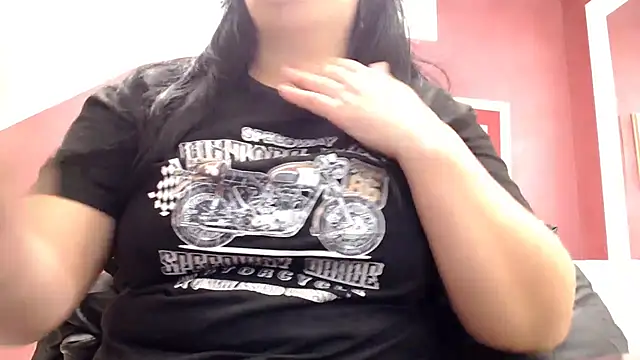 Snapshot of Wetandnaughtyxx chatting on October 4, 8:27 am Wetandnaughtyxx online show from October 4, 8:27 am