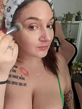 Snapshot of Jinyxx3 chatting on October 21, 9:30 am Jinyxx3 online show from October 21, 9:30 am