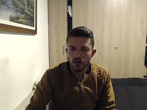 Snapshot of nickzeus98 chatting on July 5, 1:32 am nickzeus98 online show from July 5, 1:32 am