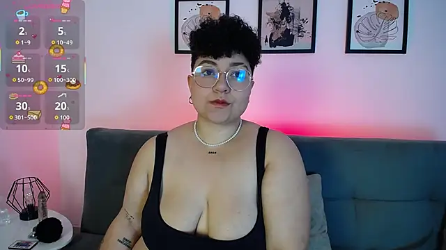curly cam queen69 online show from October 20, 11:38 pm