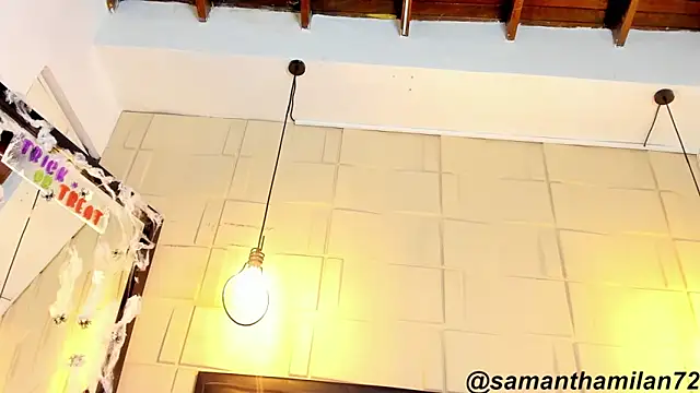 Snapshot of SamanthaMilann chatting on October 29, 10:14 am SamanthaMilann online show from October 29, 10:14 am