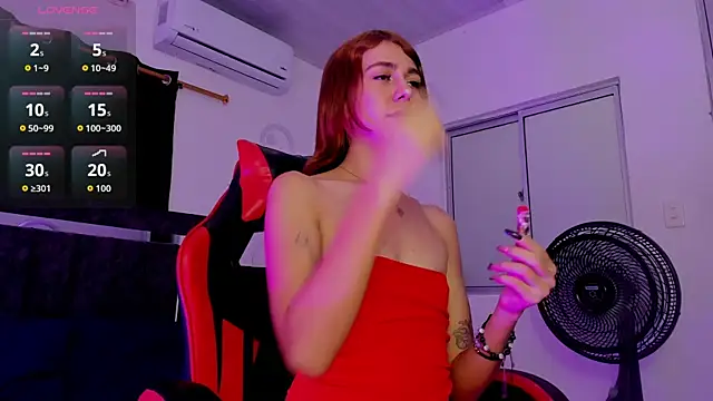 Snapshot of Nicol_TransGirl chatting on October 16, 2:20 am Nicol TransGirl online show from October 16, 2:20 am